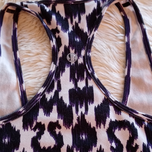 Lululemon workout tank xs - Picture 3 of 5